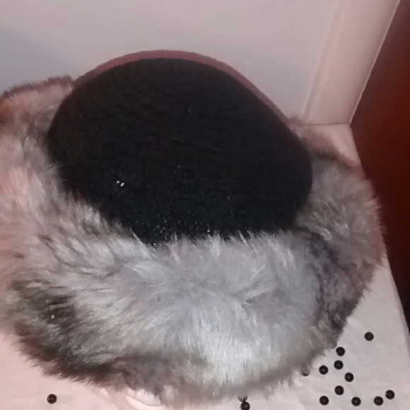 Hat - Picture 2 of 3